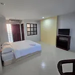 Middle Tree House Pattaya